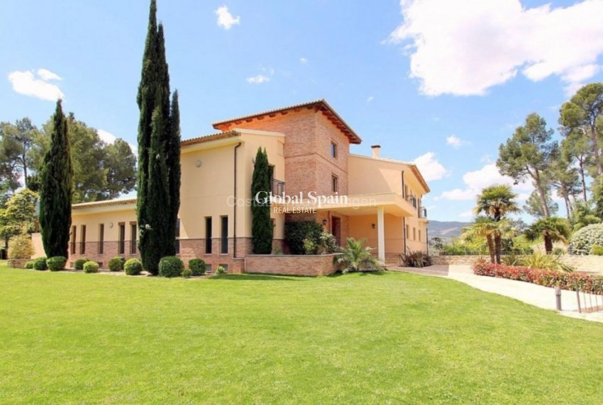 Revente - VILLA -
PENÀGUILA - Inland