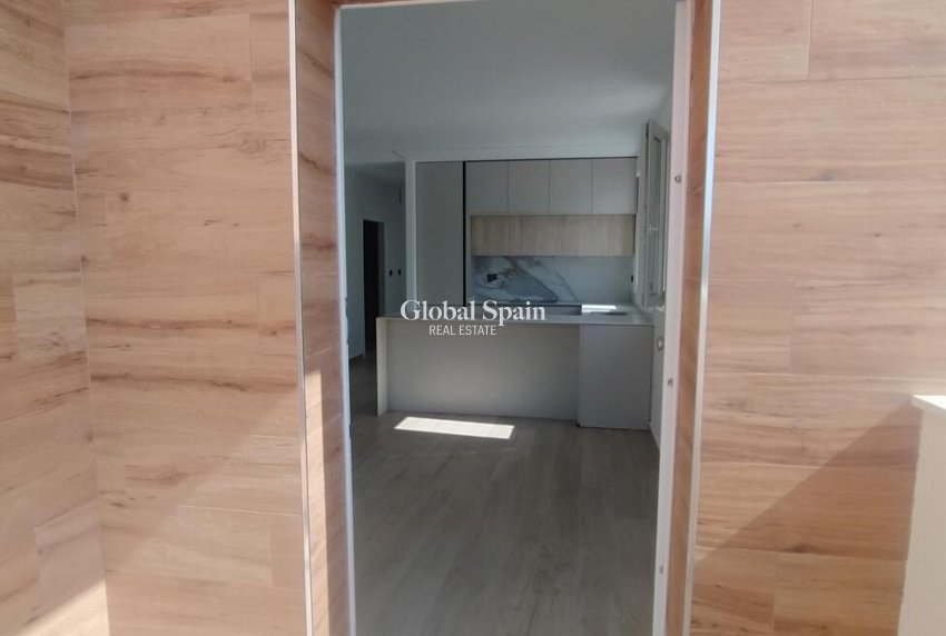 Revente - Villa Penthouse -
TORREVIEJA - Aguas Nuevas