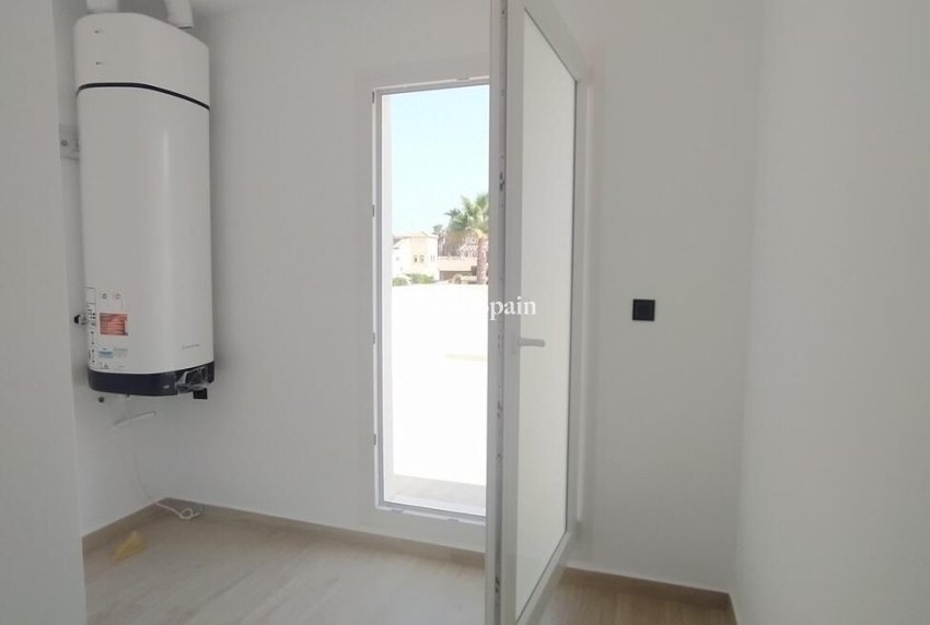 Revente - Villa Penthouse -
TORREVIEJA - Aguas Nuevas