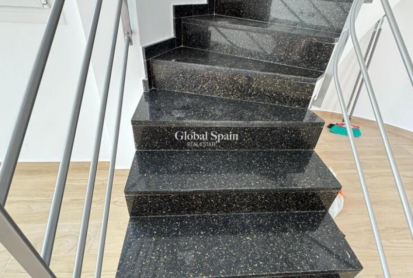 Revente - Villa Penthouse -
TORREVIEJA - Aguas Nuevas