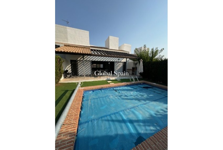 Revente - VILLA -
PERALEJA GOLF - Inland