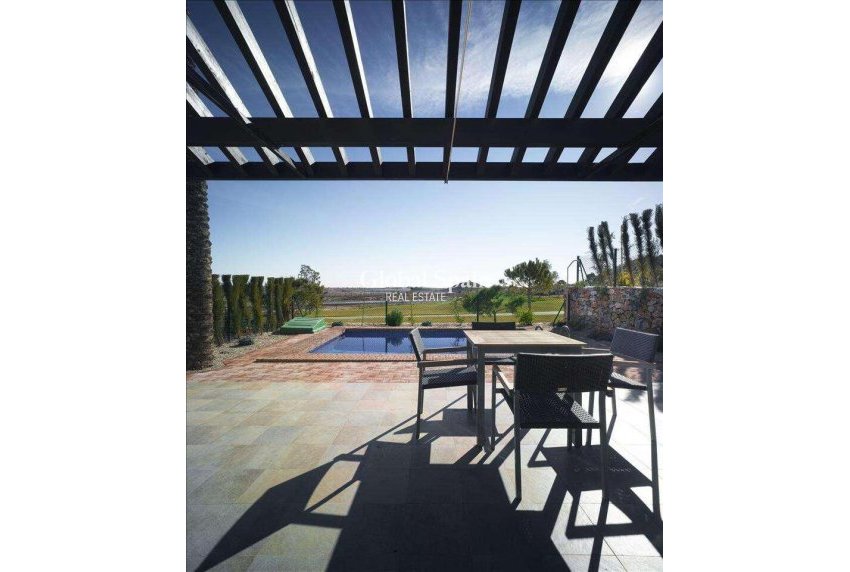 Revente - VILLA -
PERALEJA GOLF - Inland