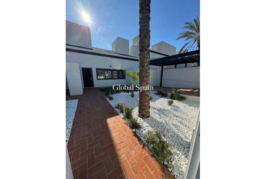 Revente - VILLA -
PERALEJA GOLF - Inland