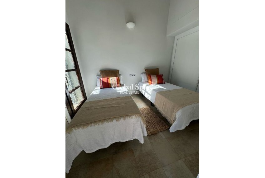 Revente - VILLA -
PERALEJA GOLF - Inland