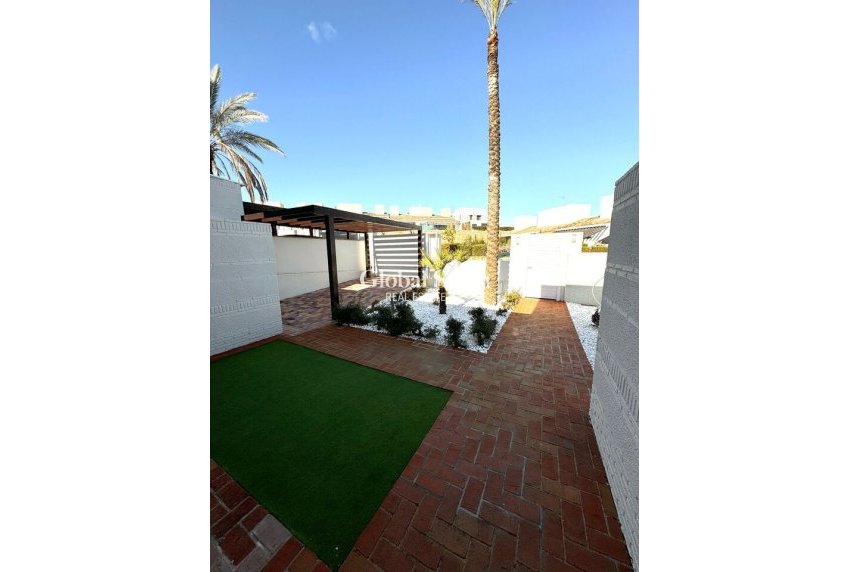 Revente - VILLA -
PERALEJA GOLF - Inland