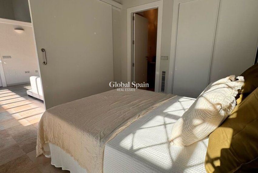 Revente - VILLA -
PERALEJA GOLF - Inland