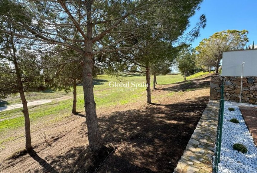 Revente - VILLA -
PERALEJA GOLF - Inland