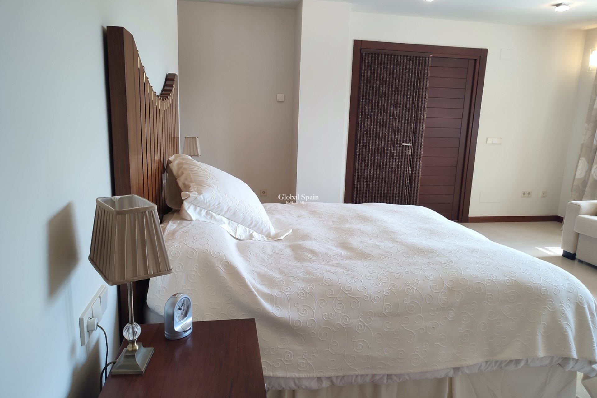 Revente - VILLA -
PERALEJA GOLF - Inland