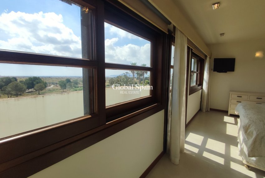 Revente - VILLA -
PERALEJA GOLF - Inland