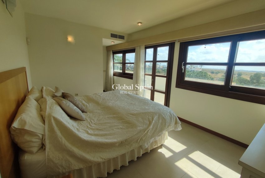 Revente - VILLA -
PERALEJA GOLF - Inland