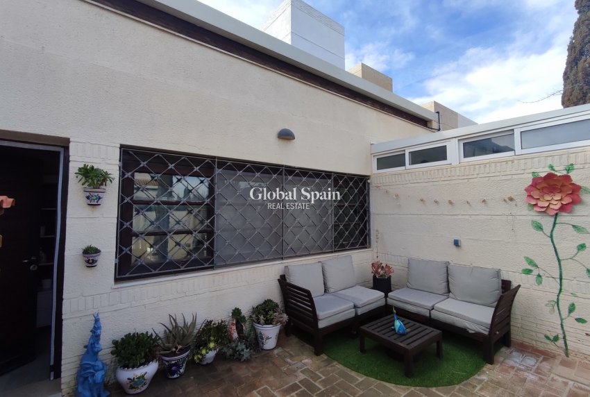 Revente - VILLA -
PERALEJA GOLF - Inland