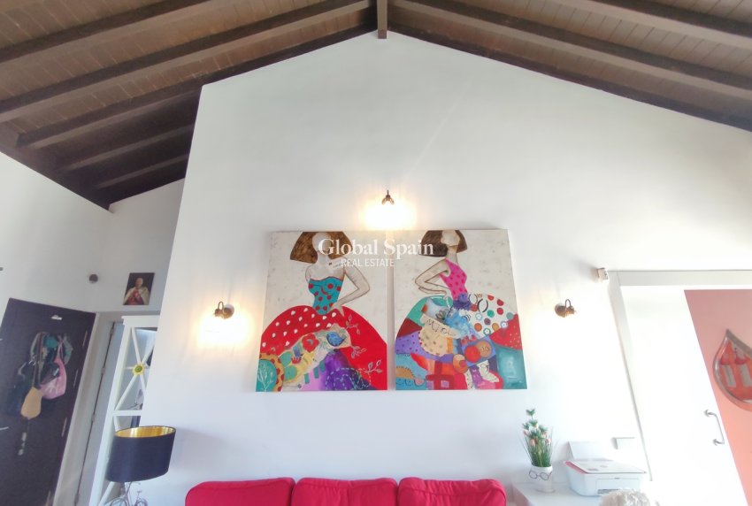 Revente - VILLA -
PERALEJA GOLF - Inland