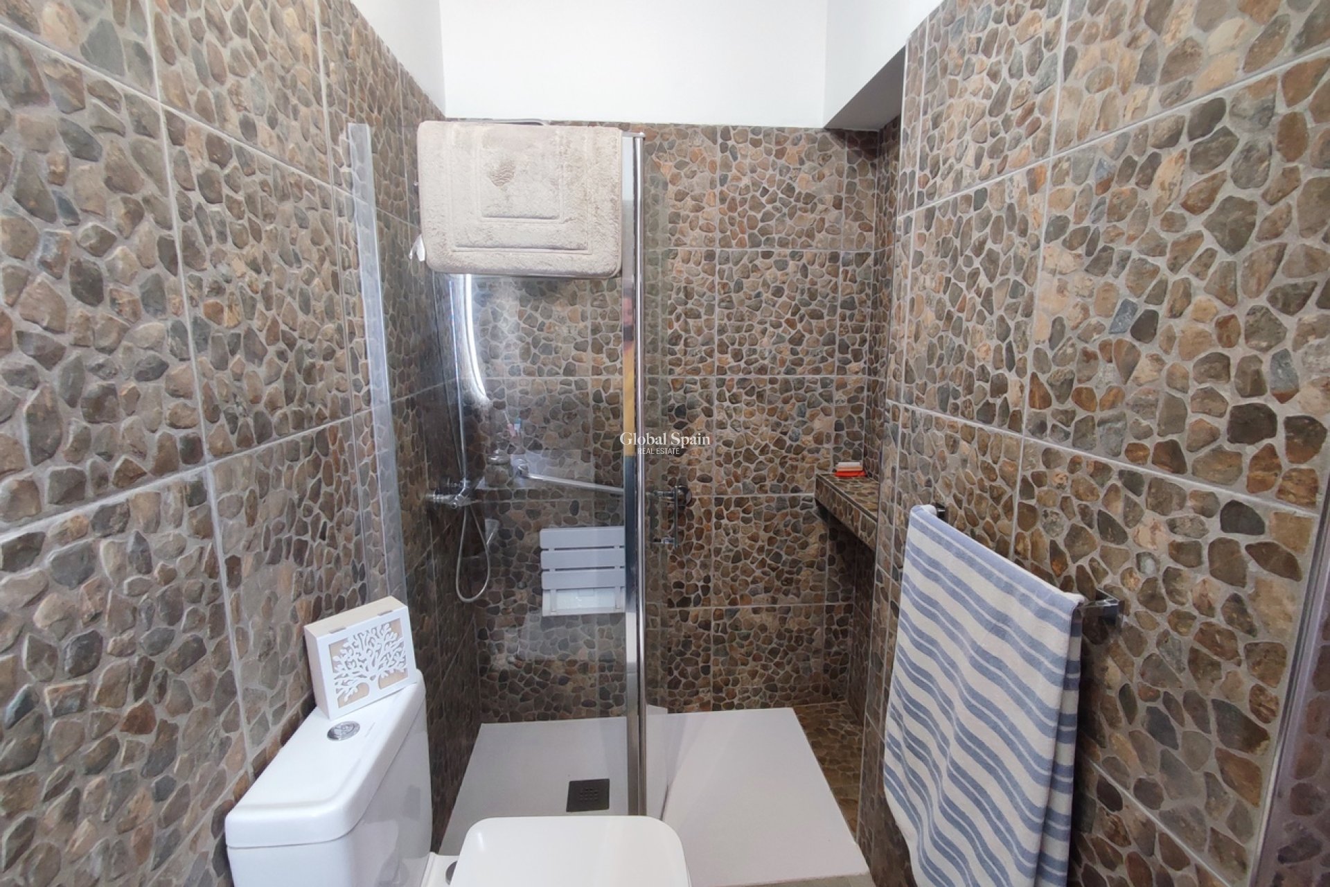 Revente - VILLA -
PERALEJA GOLF - Inland