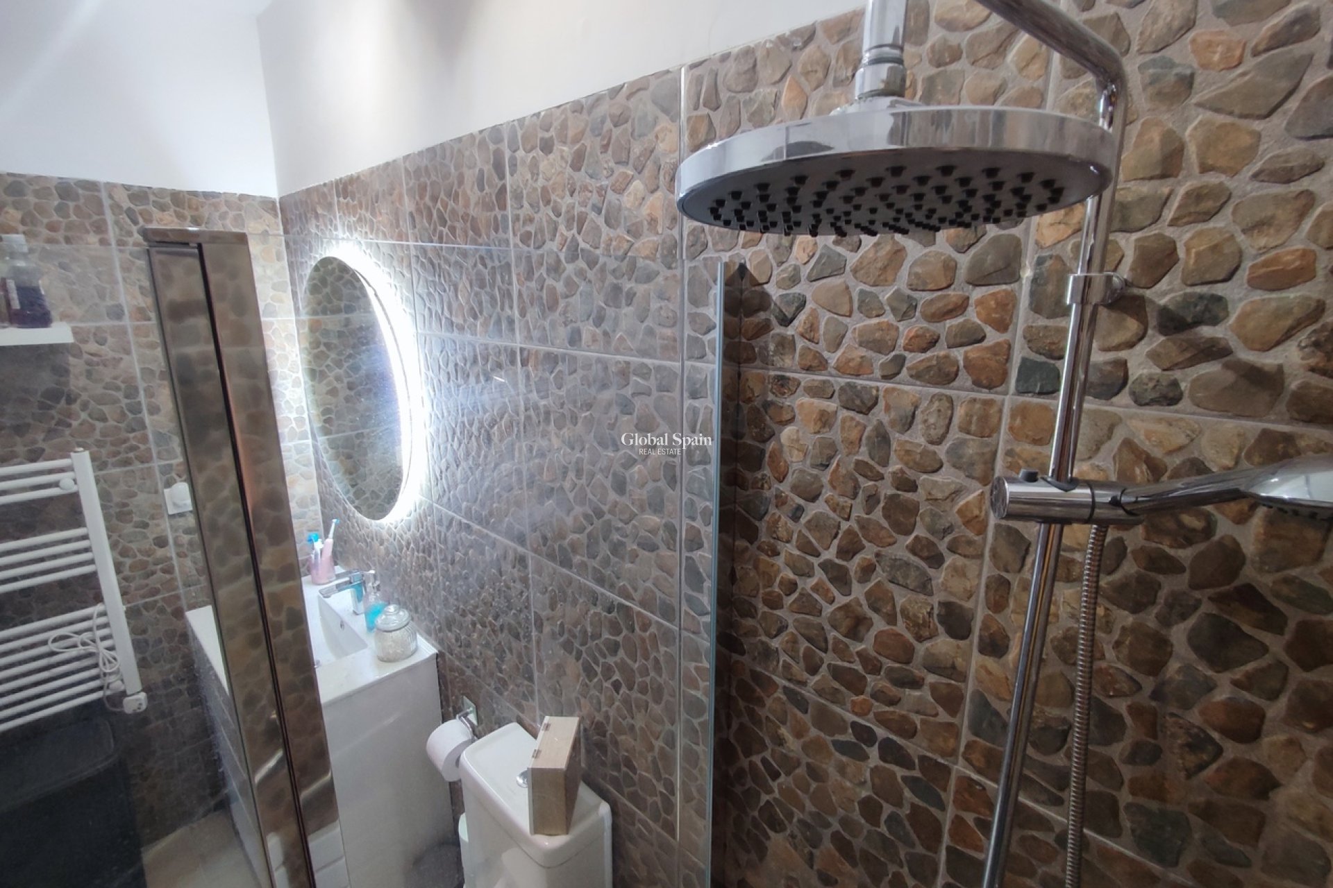 Revente - VILLA -
PERALEJA GOLF - Inland