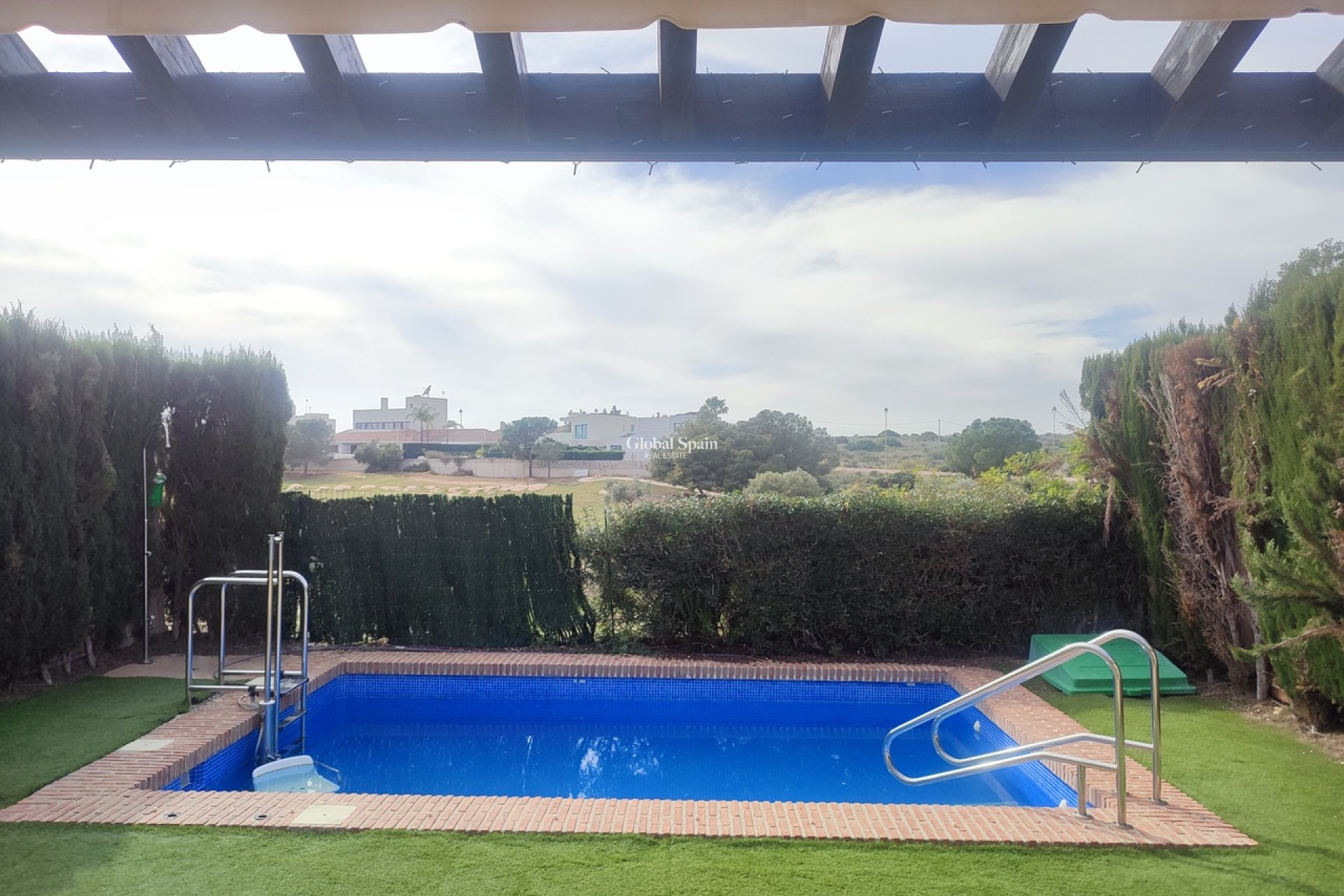 Revente - VILLA -
PERALEJA GOLF - Inland