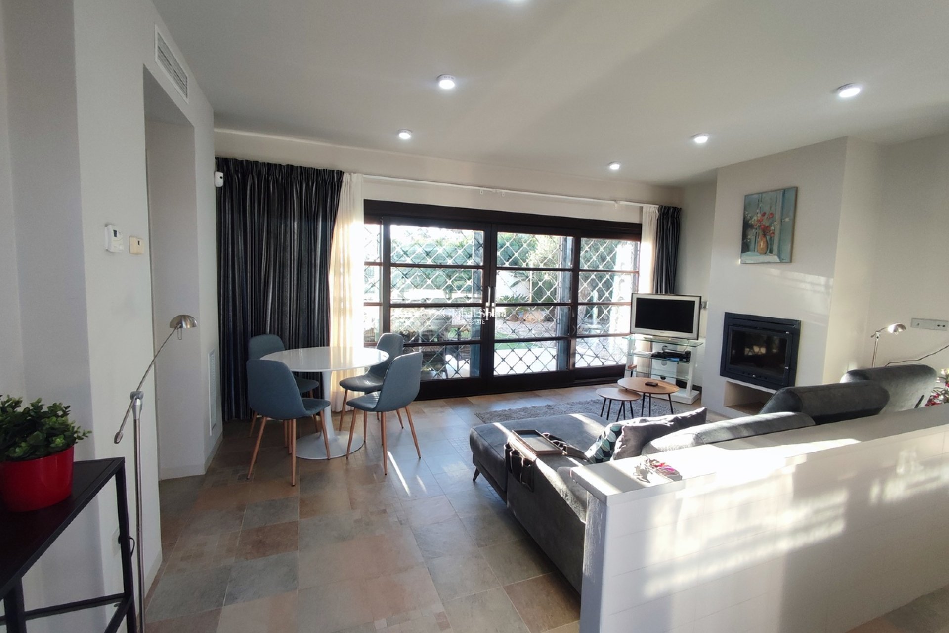 Revente - VILLA -
PERALEJA GOLF - Inland