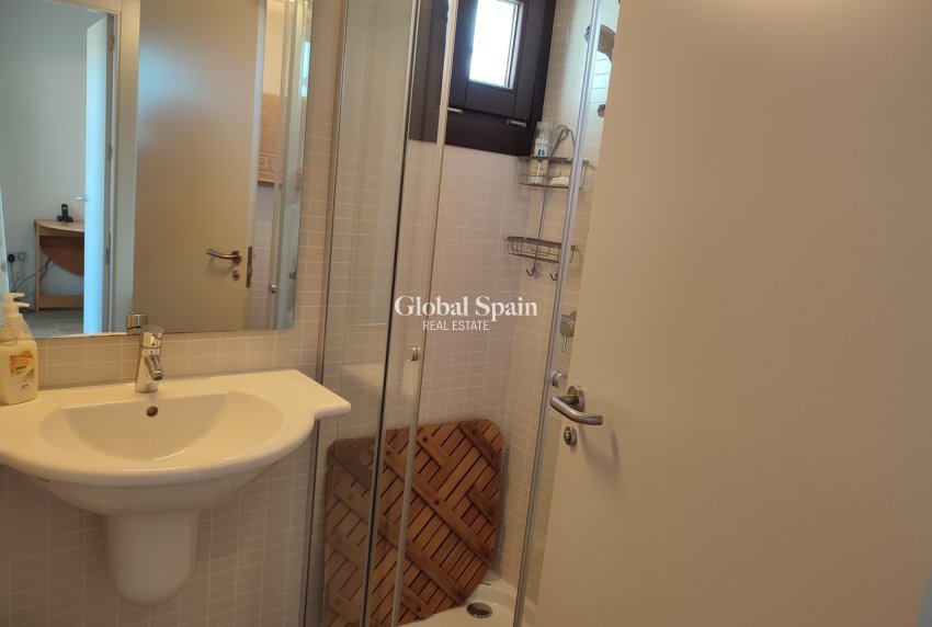 Revente - VILLA -
PERALEJA GOLF - Inland