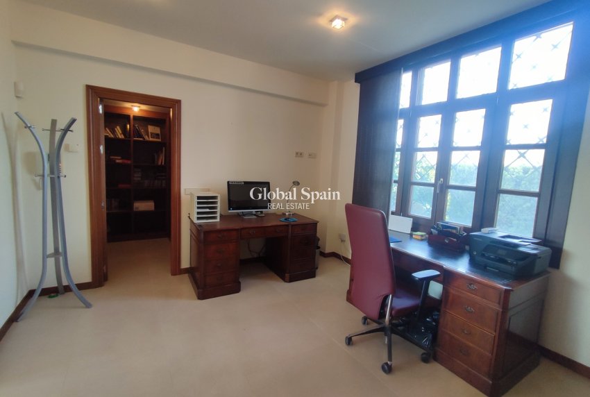 Revente - VILLA -
PERALEJA GOLF - Inland