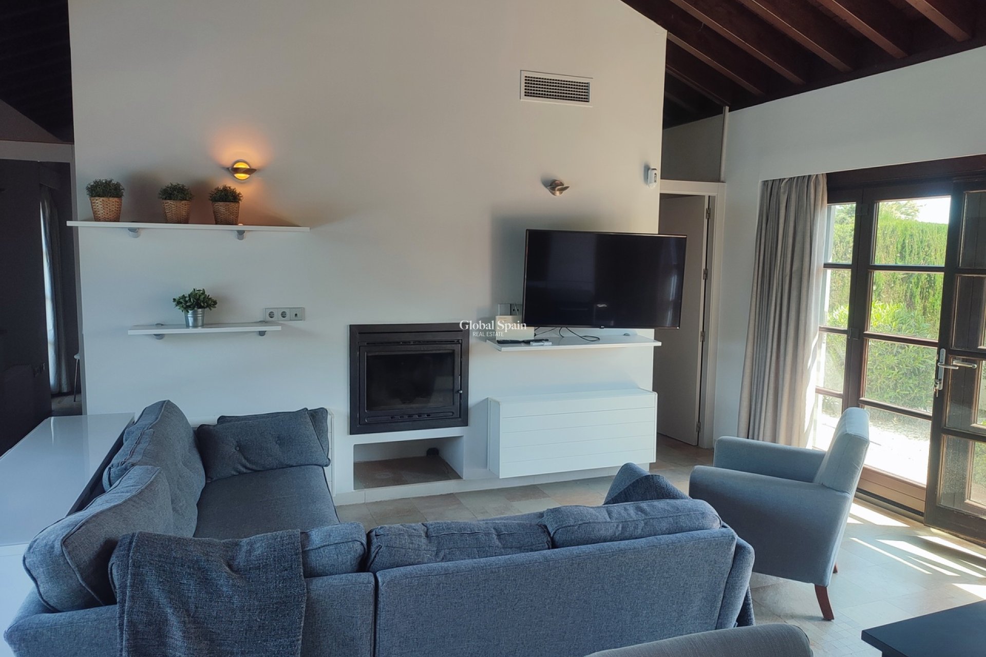 Revente - VILLA -
PERALEJA GOLF - Inland