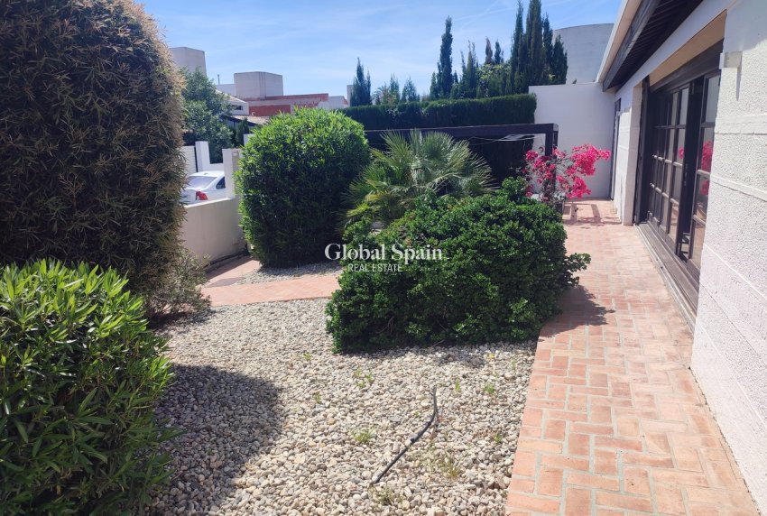 Revente - VILLA -
PERALEJA GOLF - Inland