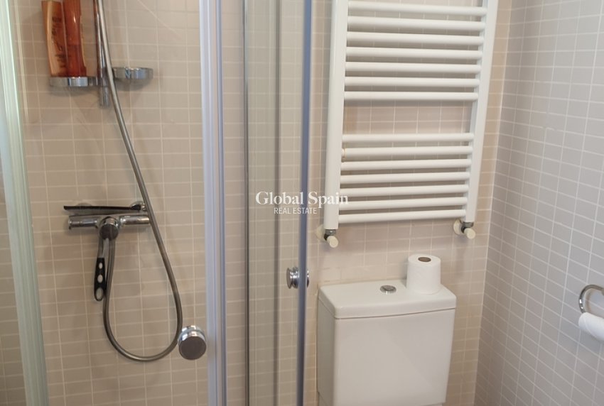 Revente - VILLA -
PERALEJA GOLF - Inland
