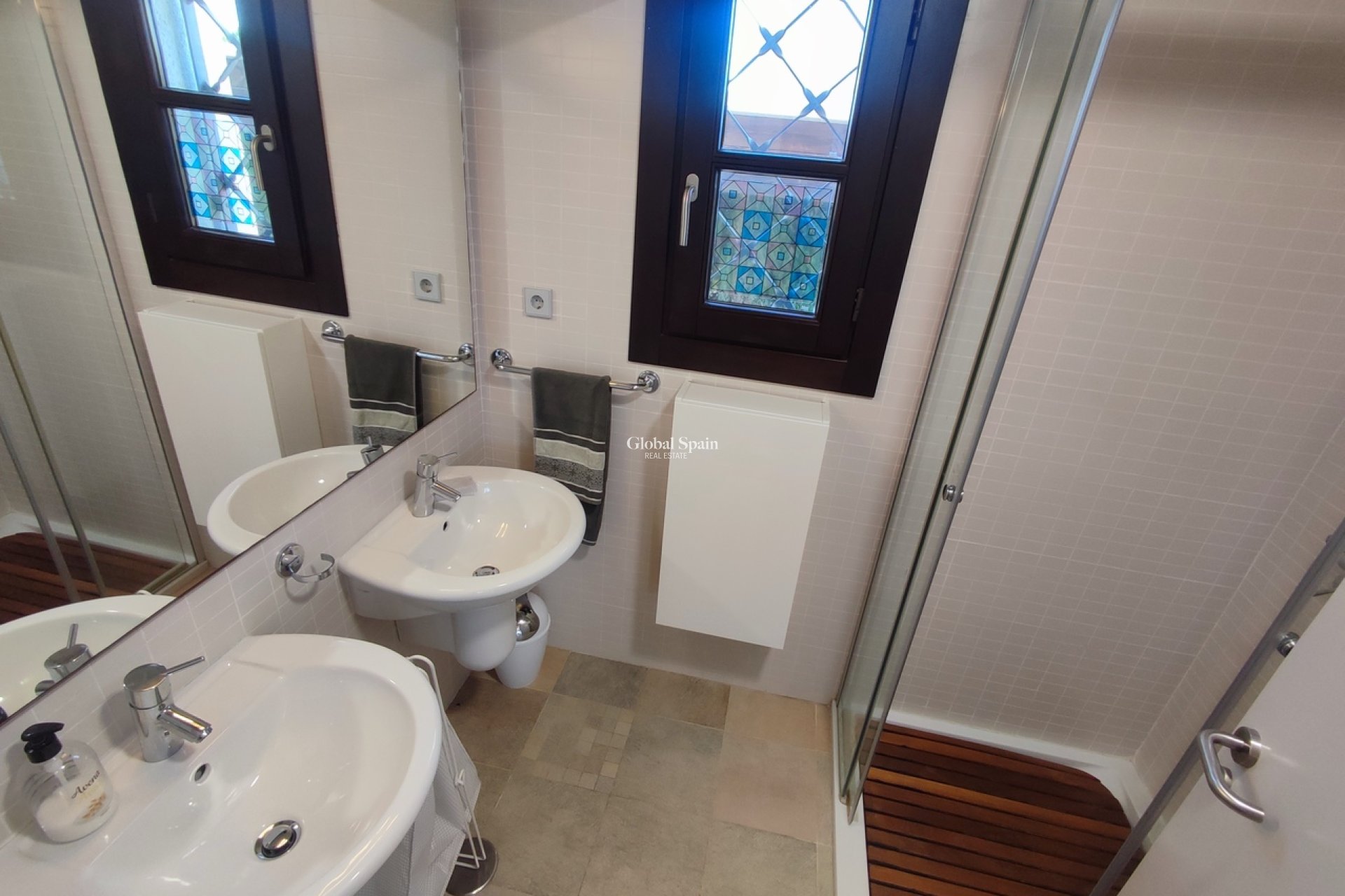 Revente - VILLA -
PERALEJA GOLF - Inland