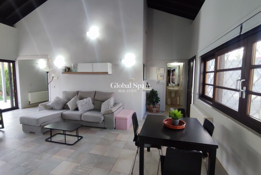 Revente - VILLA -
PERALEJA GOLF - Inland