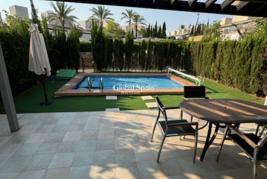Revente - VILLA -
PERALEJA GOLF - Inland