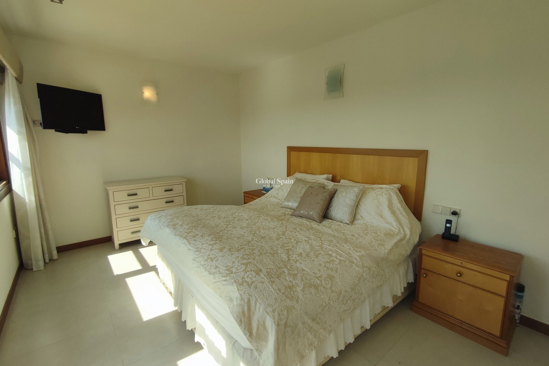 Revente - VILLA -
PERALEJA GOLF - Inland