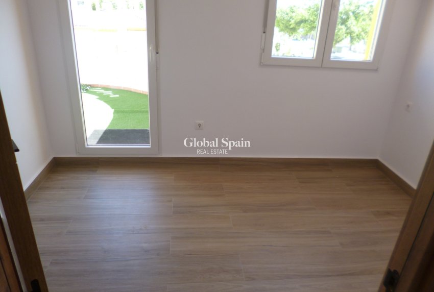 Revente - VILLA -
PILAR DE LA HORADADA - Costa Blanca