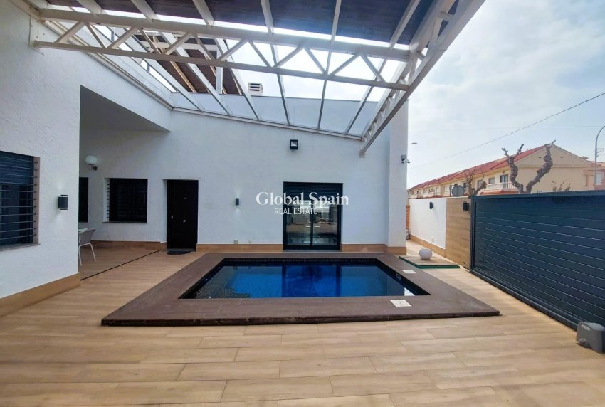 Revente - VILLA -
PILAR DE LA HORADADA - Costa Blanca