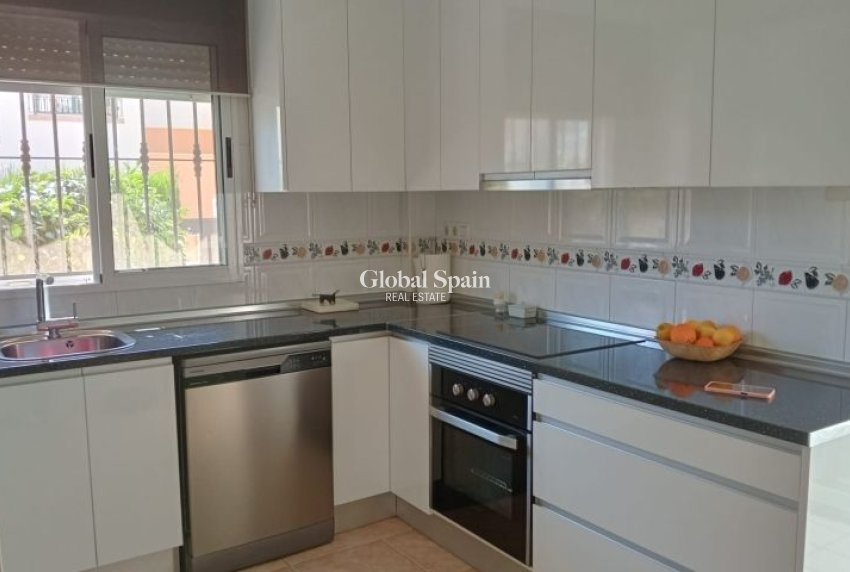 Revente - VILLA -
PILAR DE LA HORADADA - Costa Blanca