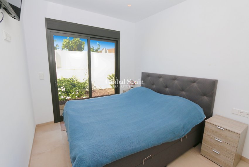 Revente - VILLA -
PILAR DE LA HORADADA - Costa Blanca