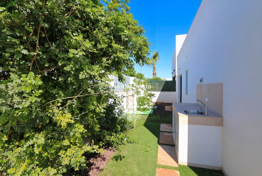 Revente - VILLA -
PILAR DE LA HORADADA - Costa Blanca
