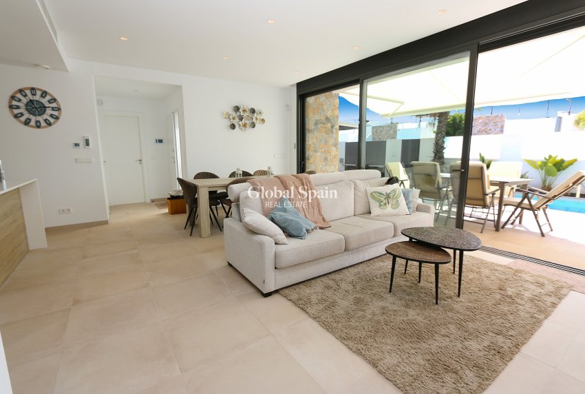 Revente - VILLA -
PILAR DE LA HORADADA - Costa Blanca