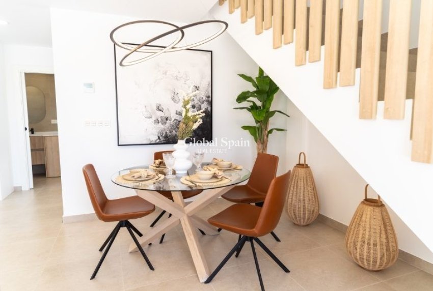 Revente - VILLA -
PILAR DE LA HORADADA - Costa Blanca