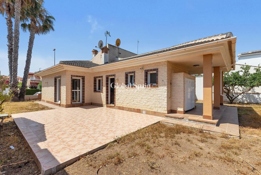 Revente - Villa -
PILAR DE LA HORADADA - La Torre de la Horadada