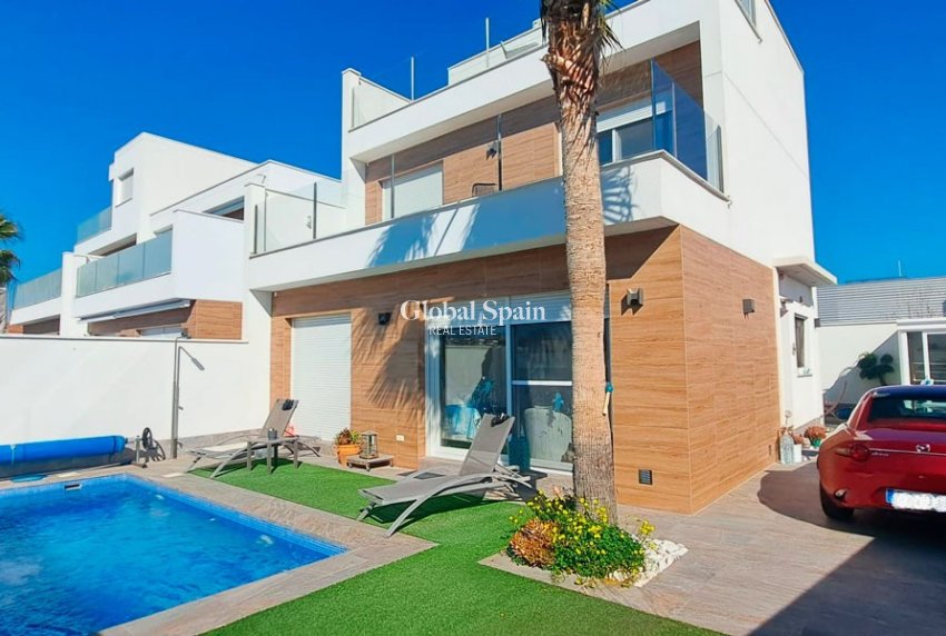 Revente - VILLA -
Pilar de La Horadada - Pilar de La Horadada - Town
