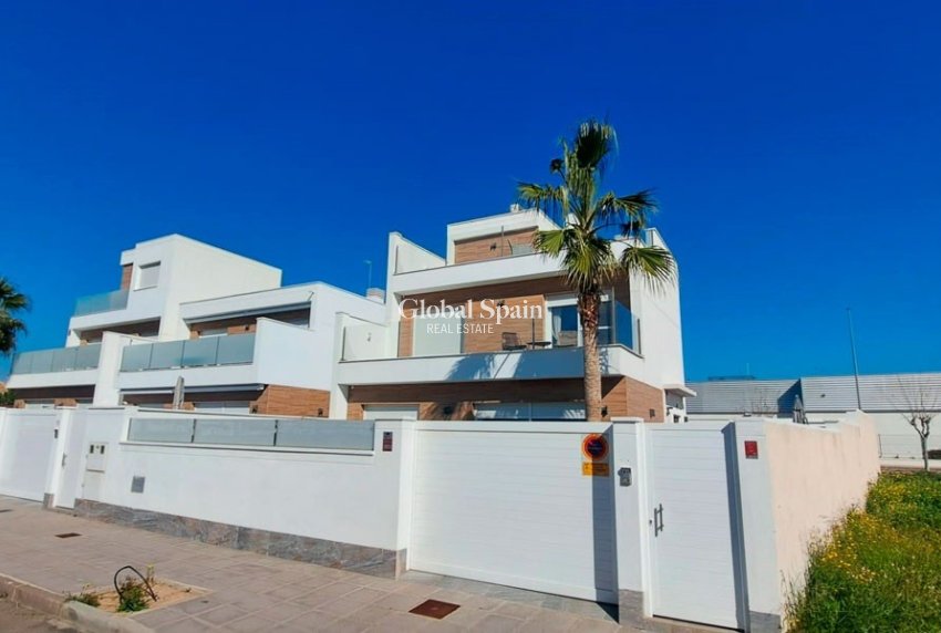 Revente - VILLA -
Pilar de La Horadada - Pilar de La Horadada - Town