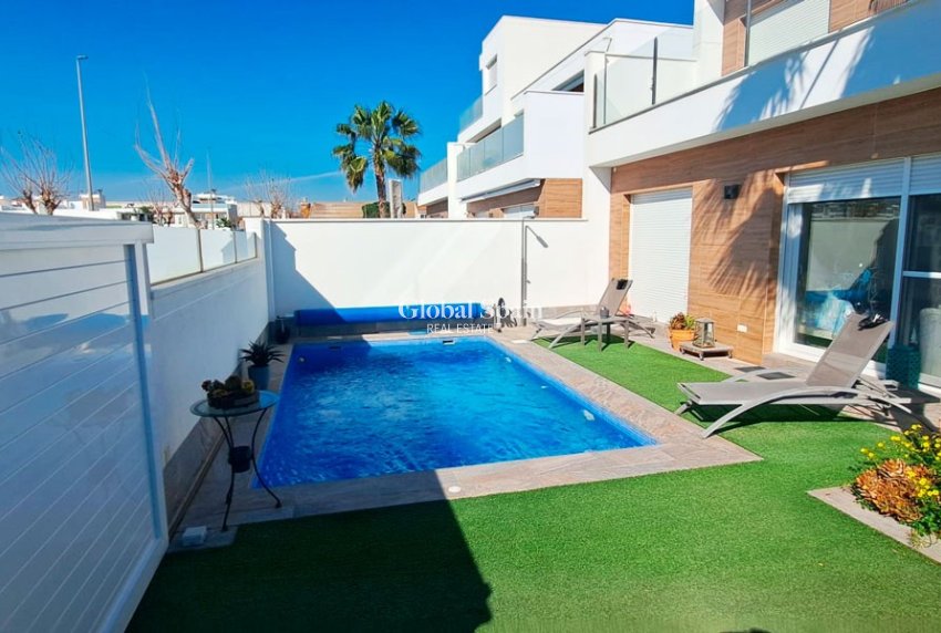 Revente - VILLA -
Pilar de La Horadada - Pilar de La Horadada - Town