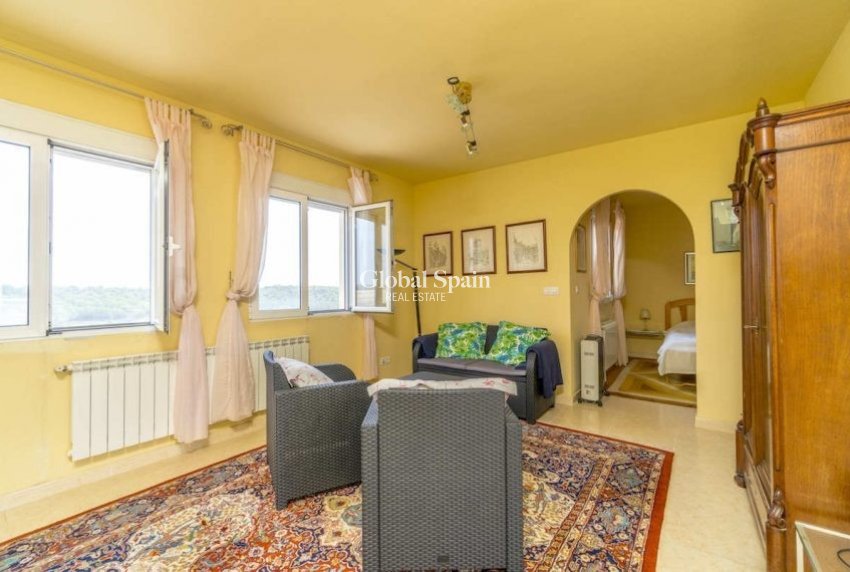 Revente - VILLA -
PINAR DE CAMPOVERDE - Inland