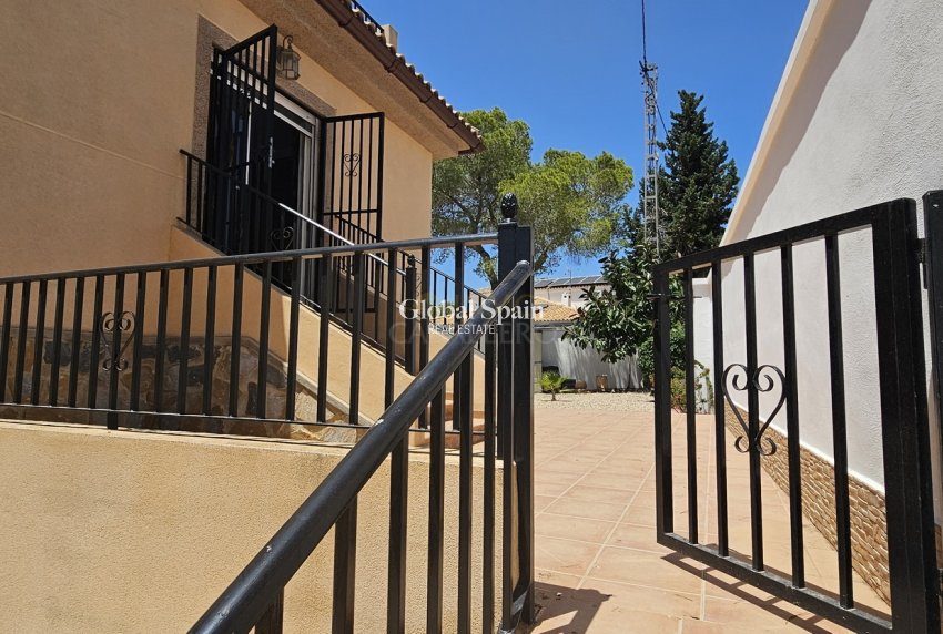 Revente - VILLA -
PINAR DE CAMPOVERDE - Inland