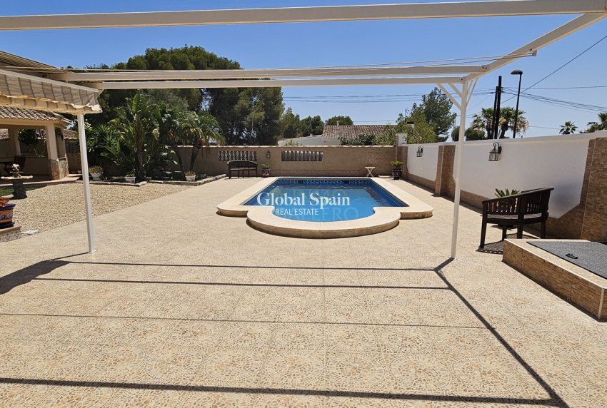 Revente - VILLA -
PINAR DE CAMPOVERDE - Inland
