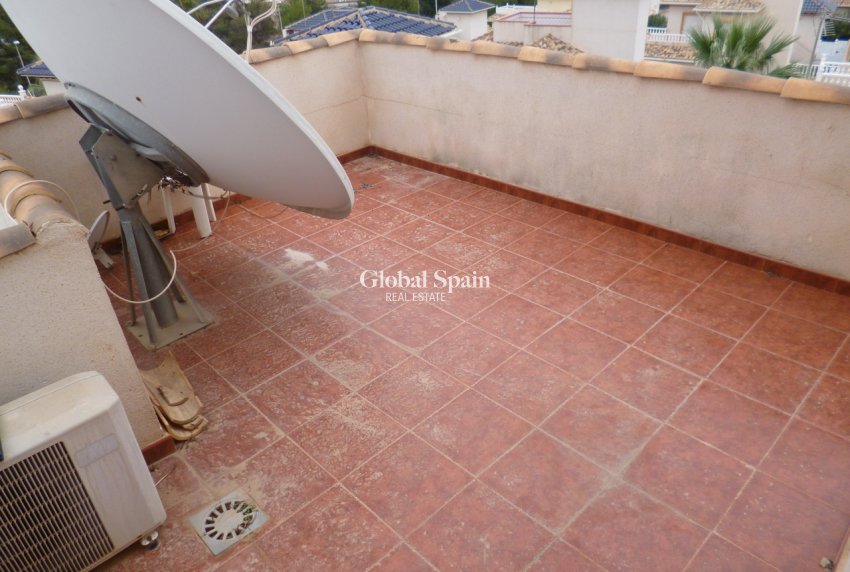 Revente - VILLA -
PLAYA FLAMENCA - Costa Blanca