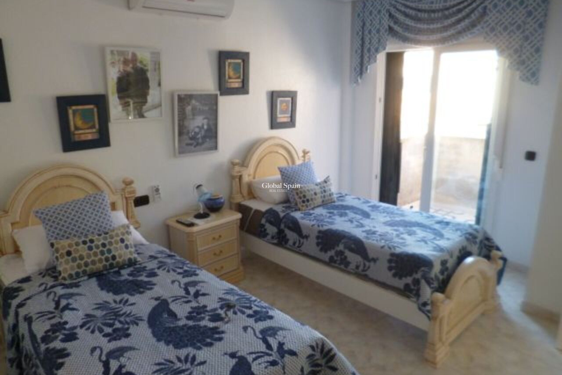 Revente - VILLA -
PLAYA FLAMENCA - Costa Blanca