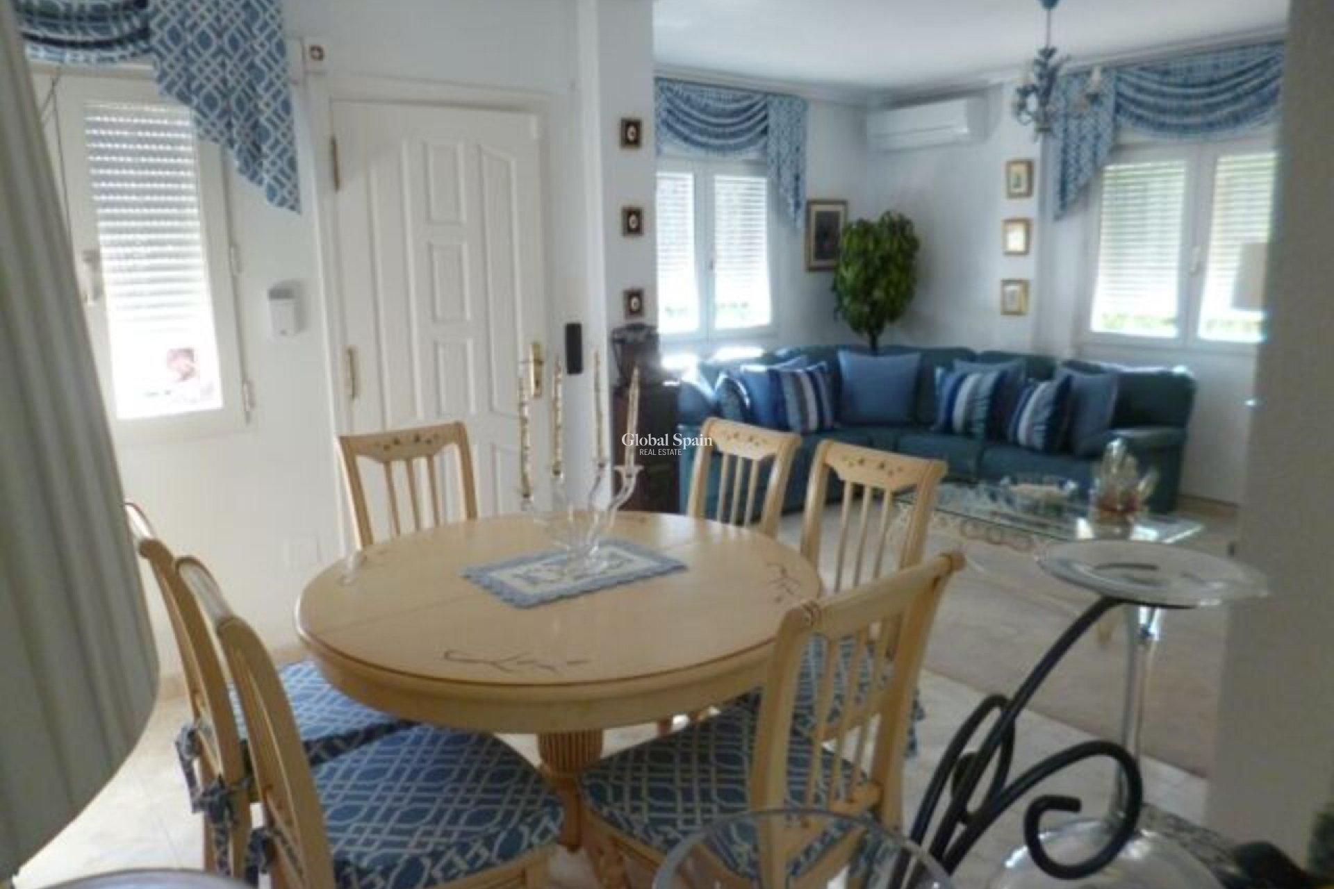 Revente - VILLA -
PLAYA FLAMENCA - Costa Blanca