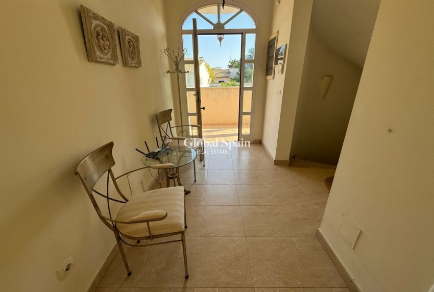 Revente - VILLA -
PLAYA FLAMENCA - Costa Blanca