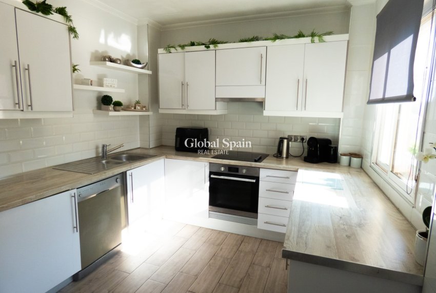 Revente - VILLA -
PLAYA FLAMENCA - Costa Blanca