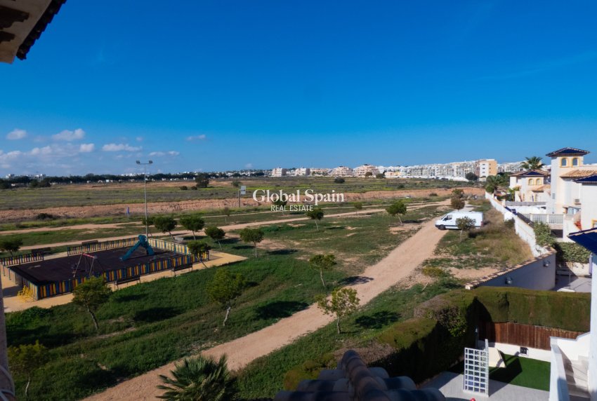 Revente - VILLA -
PLAYA FLAMENCA - Costa Blanca