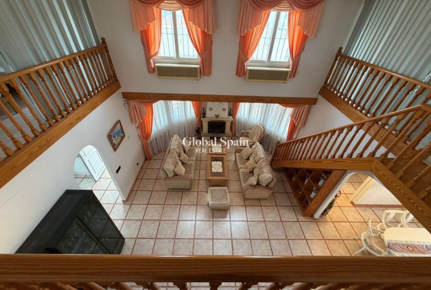 Revente - VILLA -
PLAYA FLAMENCA - Costa Blanca